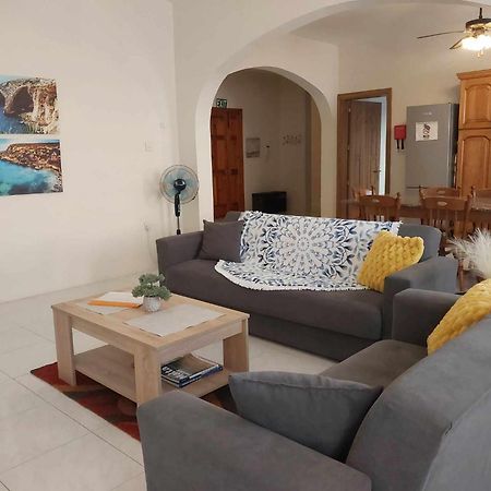 Nr41 Holiday Apartment - Close To Village Centre, Promenade, Shops & Restaurants Marsaxlokk Buitenkant foto