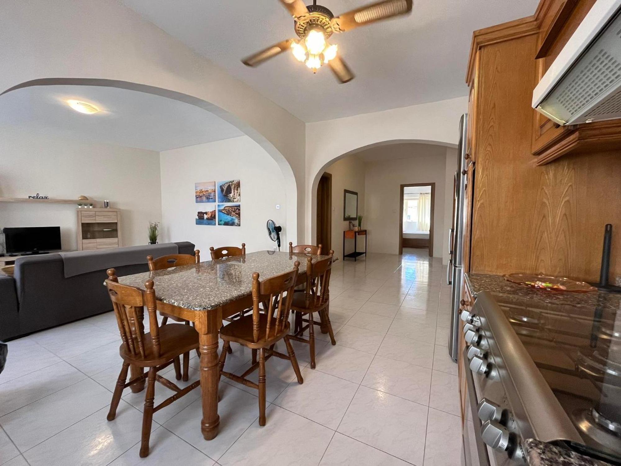 Nr41 Holiday Apartment - Close To Village Centre, Promenade, Shops & Restaurants Marsaxlokk Buitenkant foto